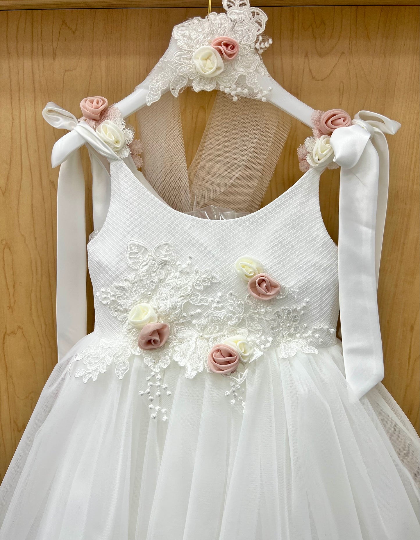 Tulle and lace Dress with blush rosettes