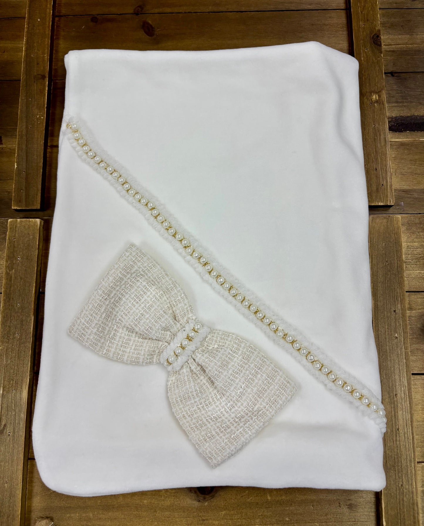 Pearl & Tweed Bow velour Baby Take-Home Set