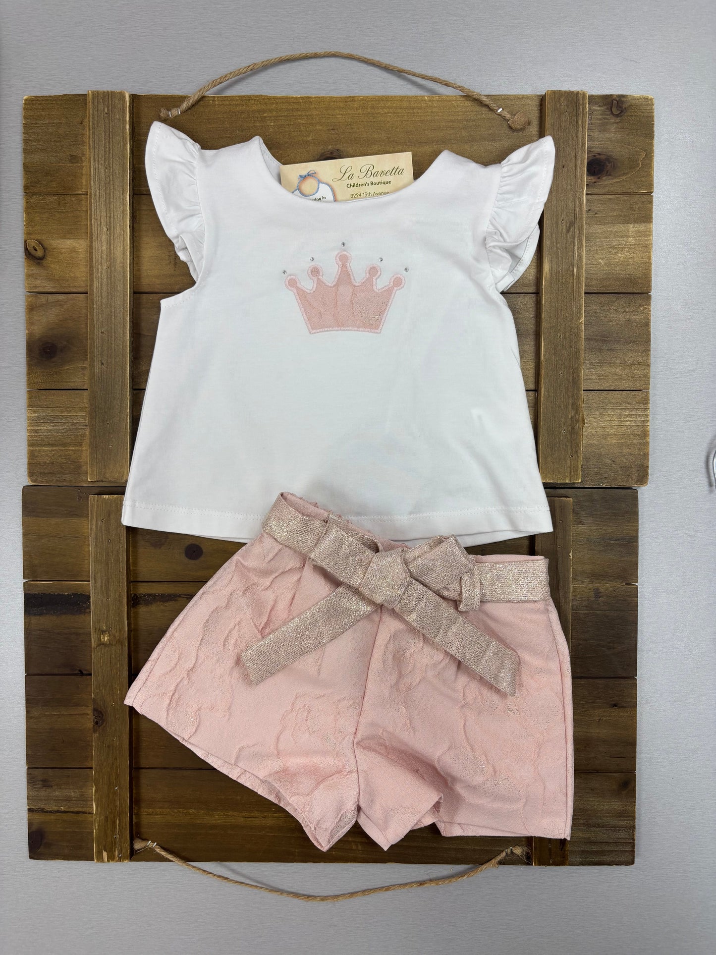 Girls Crown Two-Piece Set – Ruffle Top & Bow Shorts