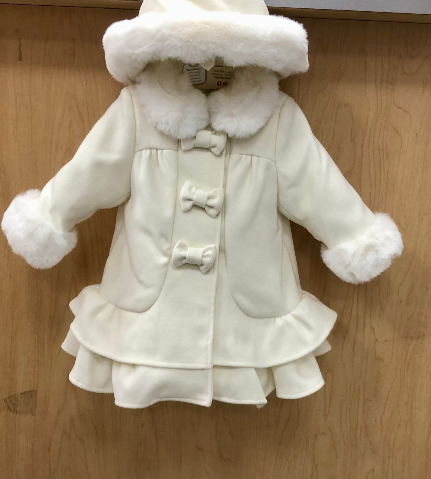 Girls Beautiful wool ivory coat