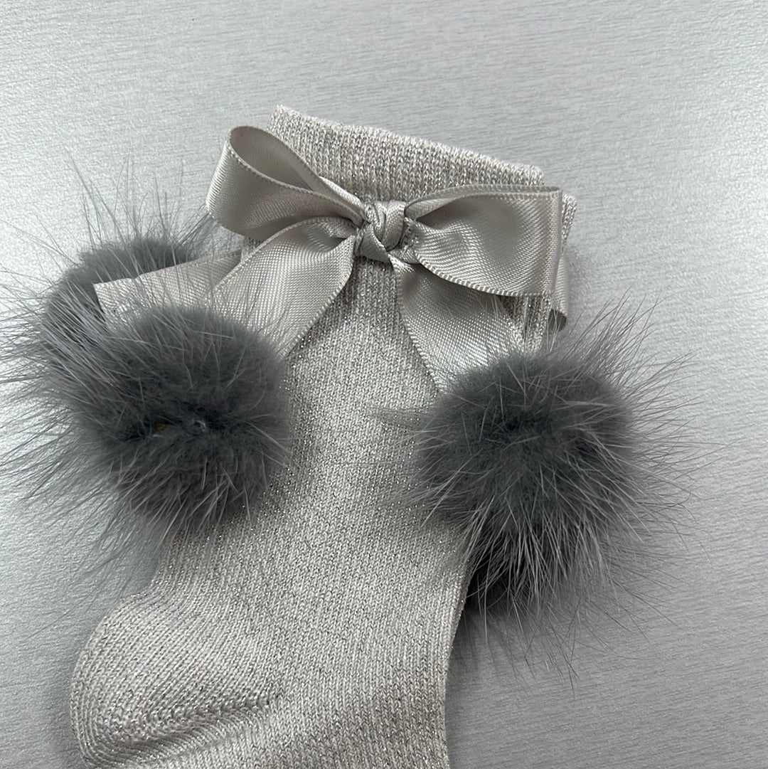 1070M knee high socks with fur Pom Pom