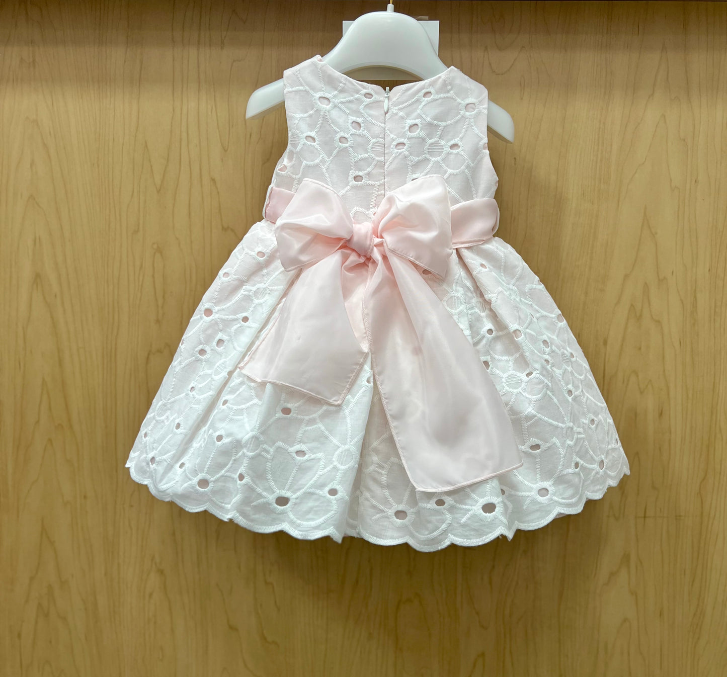 Eylet light pink dress made in Italy