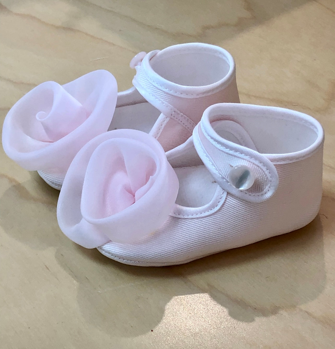 Girls Baby Pink soft shoes made in Italy