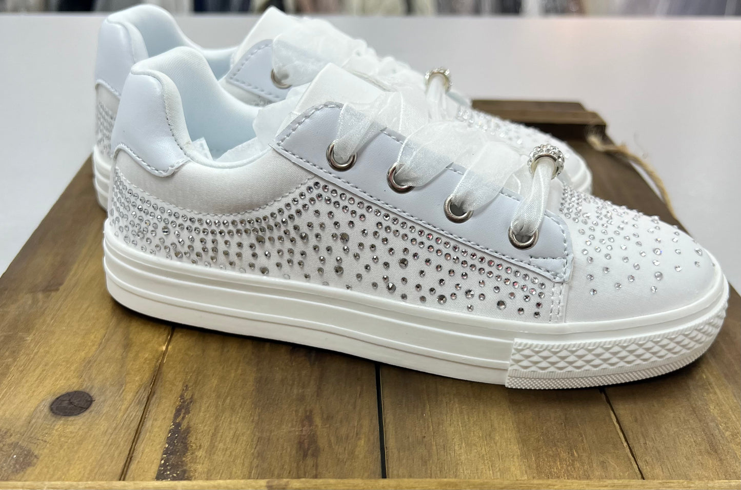 Sparkles communion sneakers