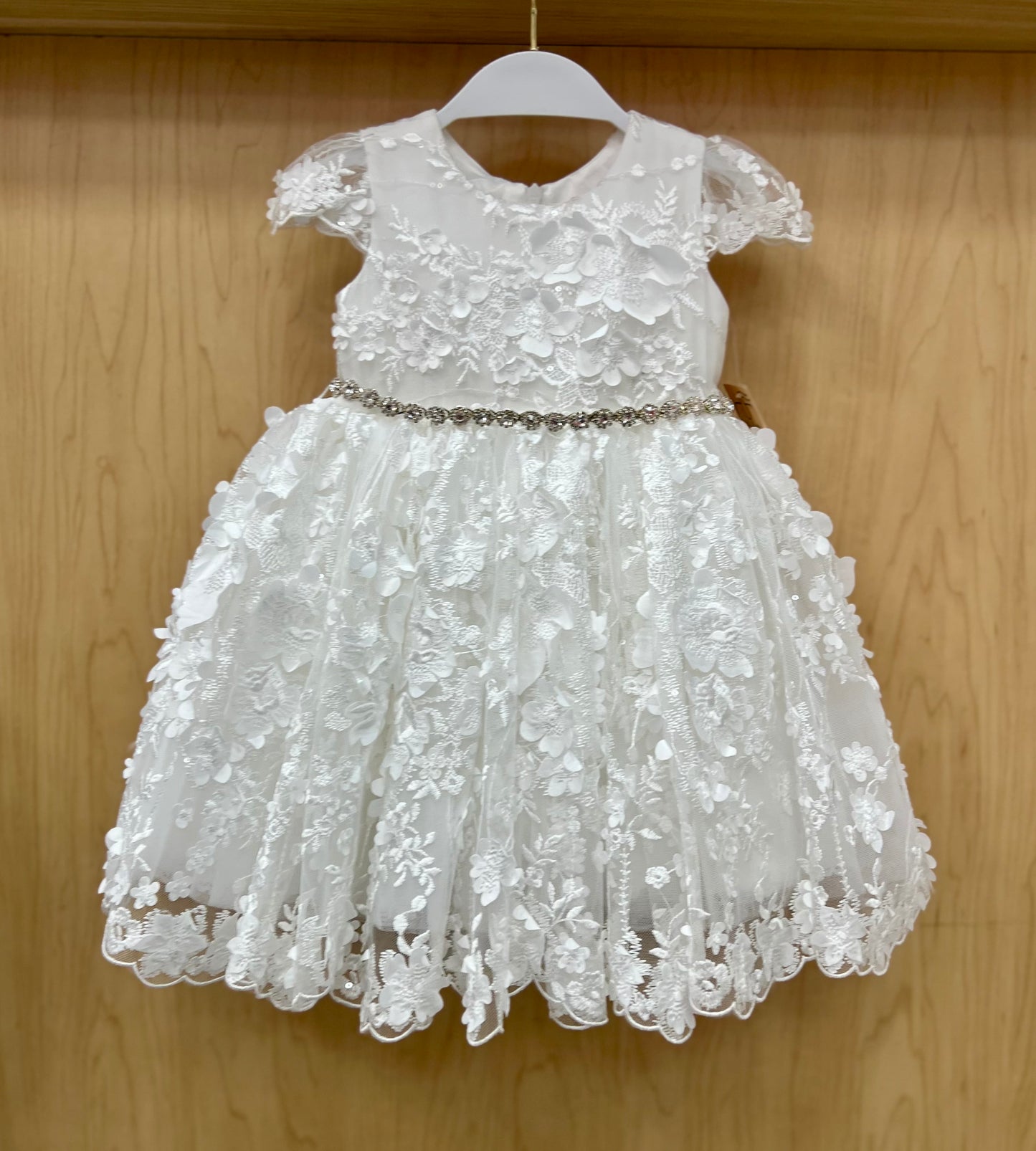 Teter Warm 3D flower short christening dress close