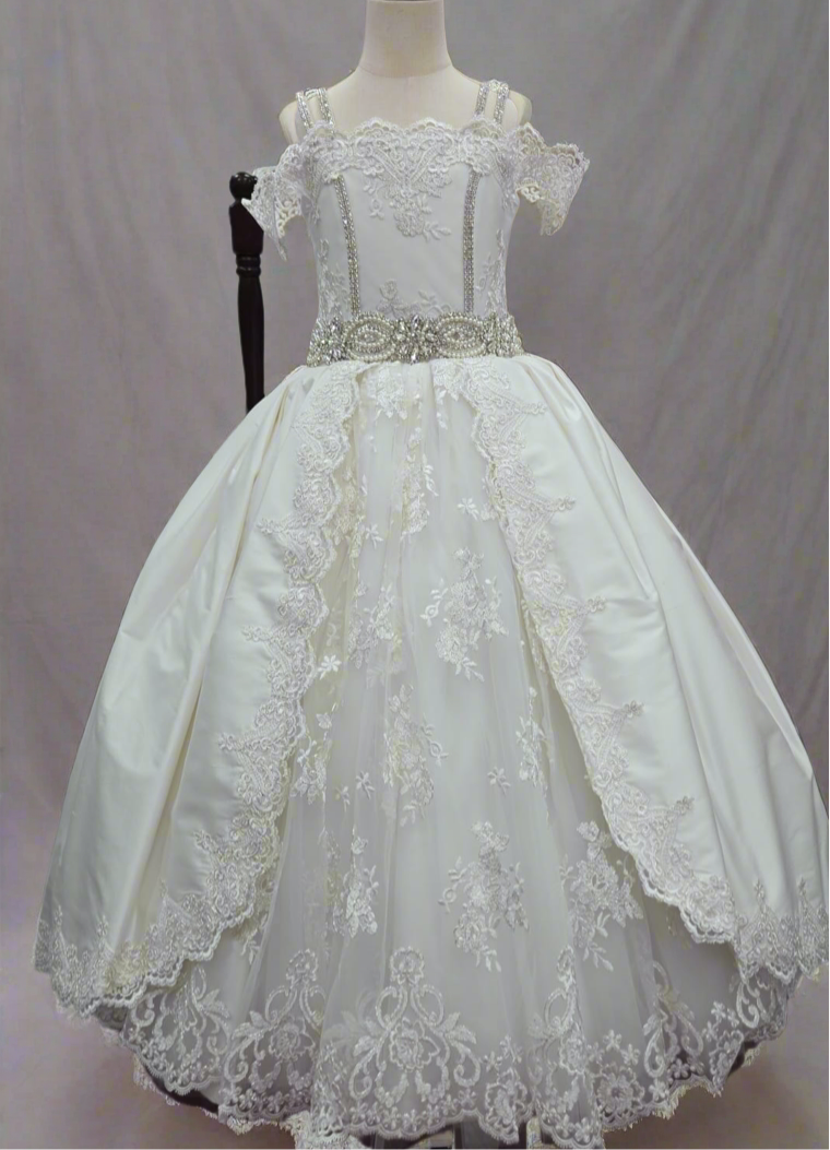 Tonianne customs couture communion Dress