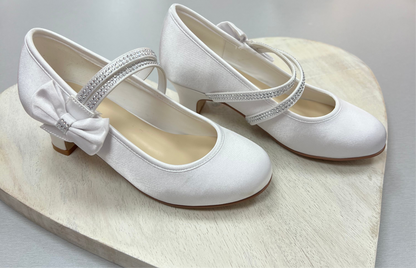 Side strap with bow communion shoes