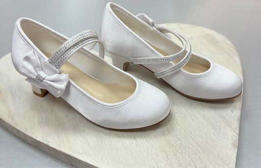 Side strap with bow communion shoes