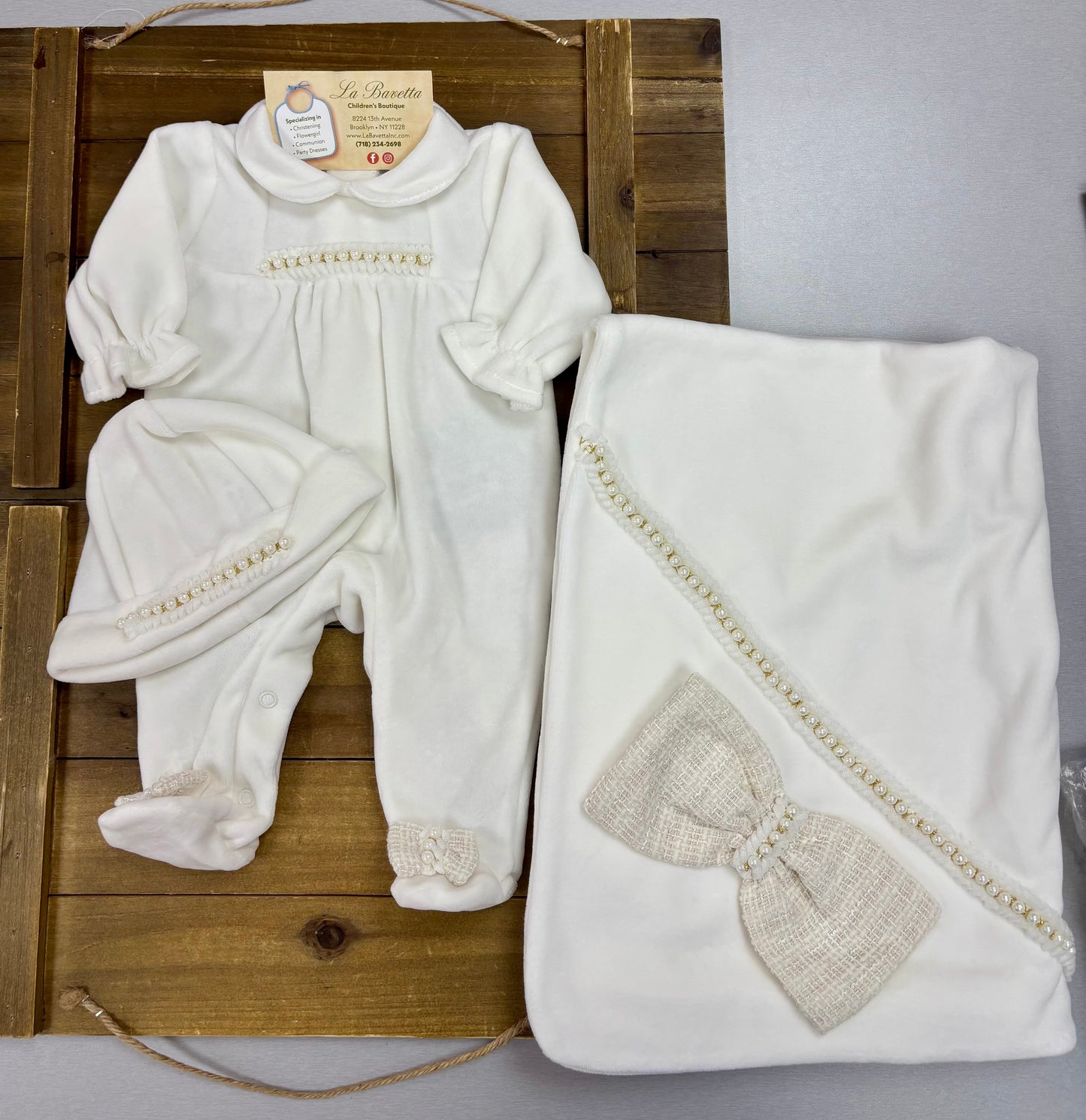 Pearl & Tweed Bow velour Baby Take-Home Set