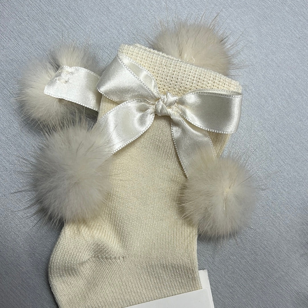 1070M  knee high Socks with fur Pom Pom