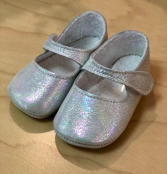 Baby girl’s soft shoes iridescent