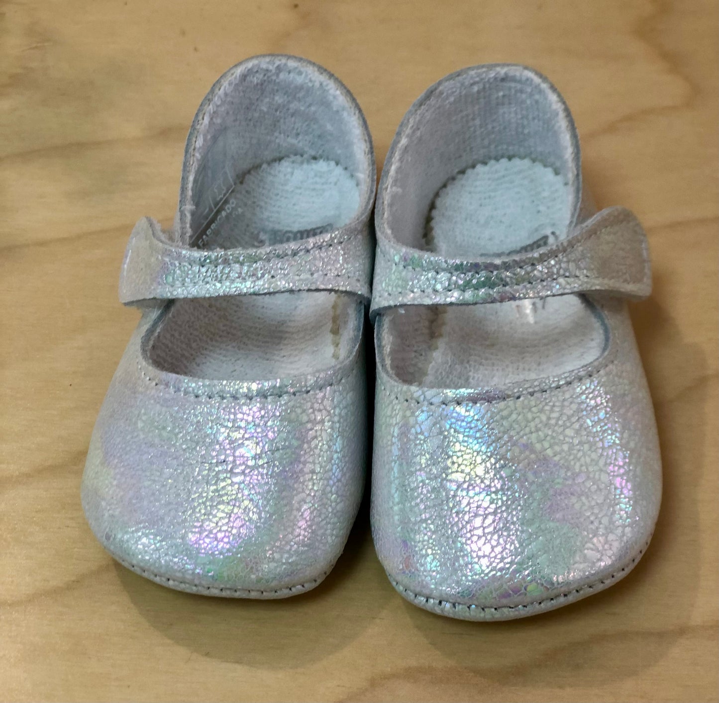 Baby girl’s soft shoes iridescent