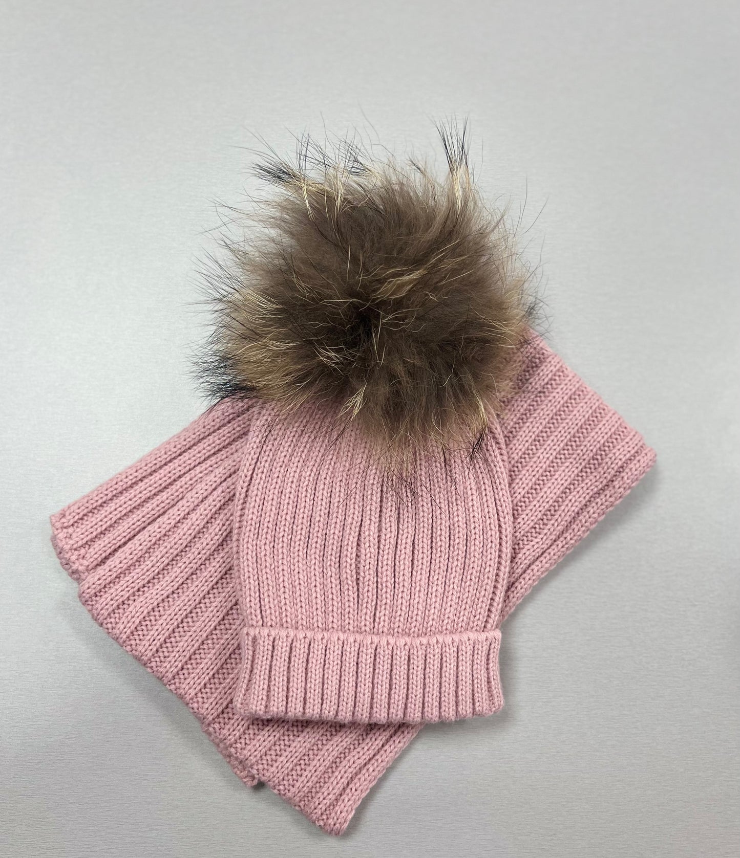 J6193 Hat & Scarf