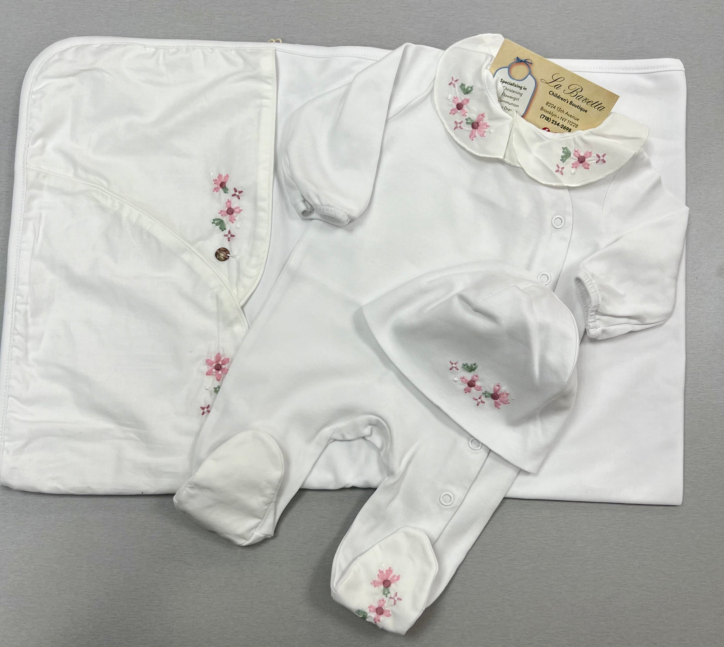 Baby Girl’s Take me home set.white with embroidered flowers  V22 06 258-1