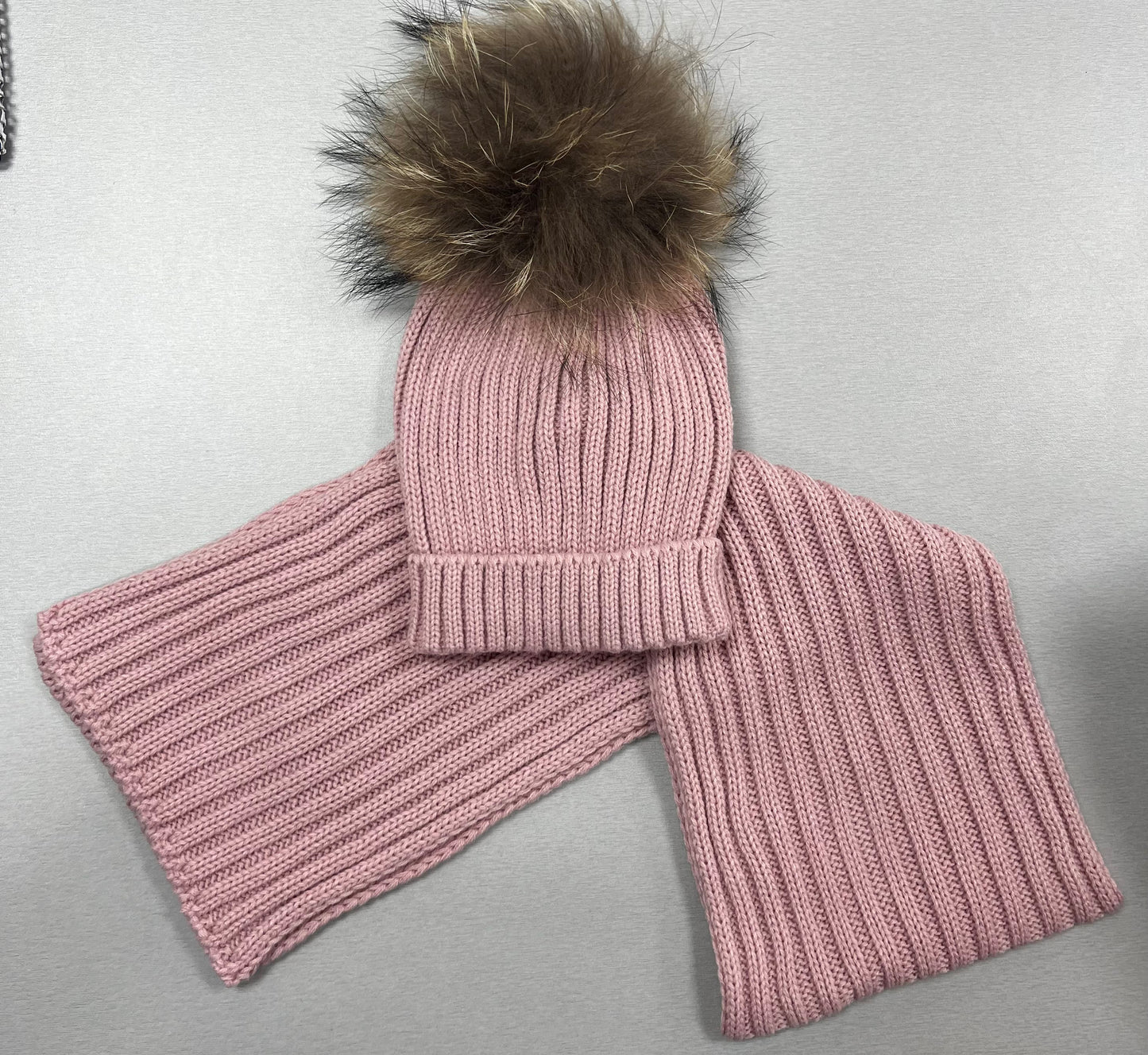 J6193 Hat & Scarf