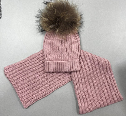 J6193 Hat & Scarf