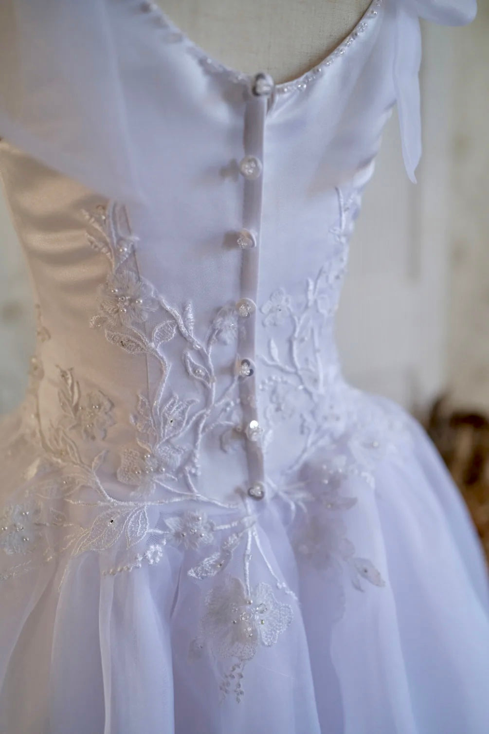 White Pearl sleeveless Communion Dress | Brooklyn Shopping | La Bavetta