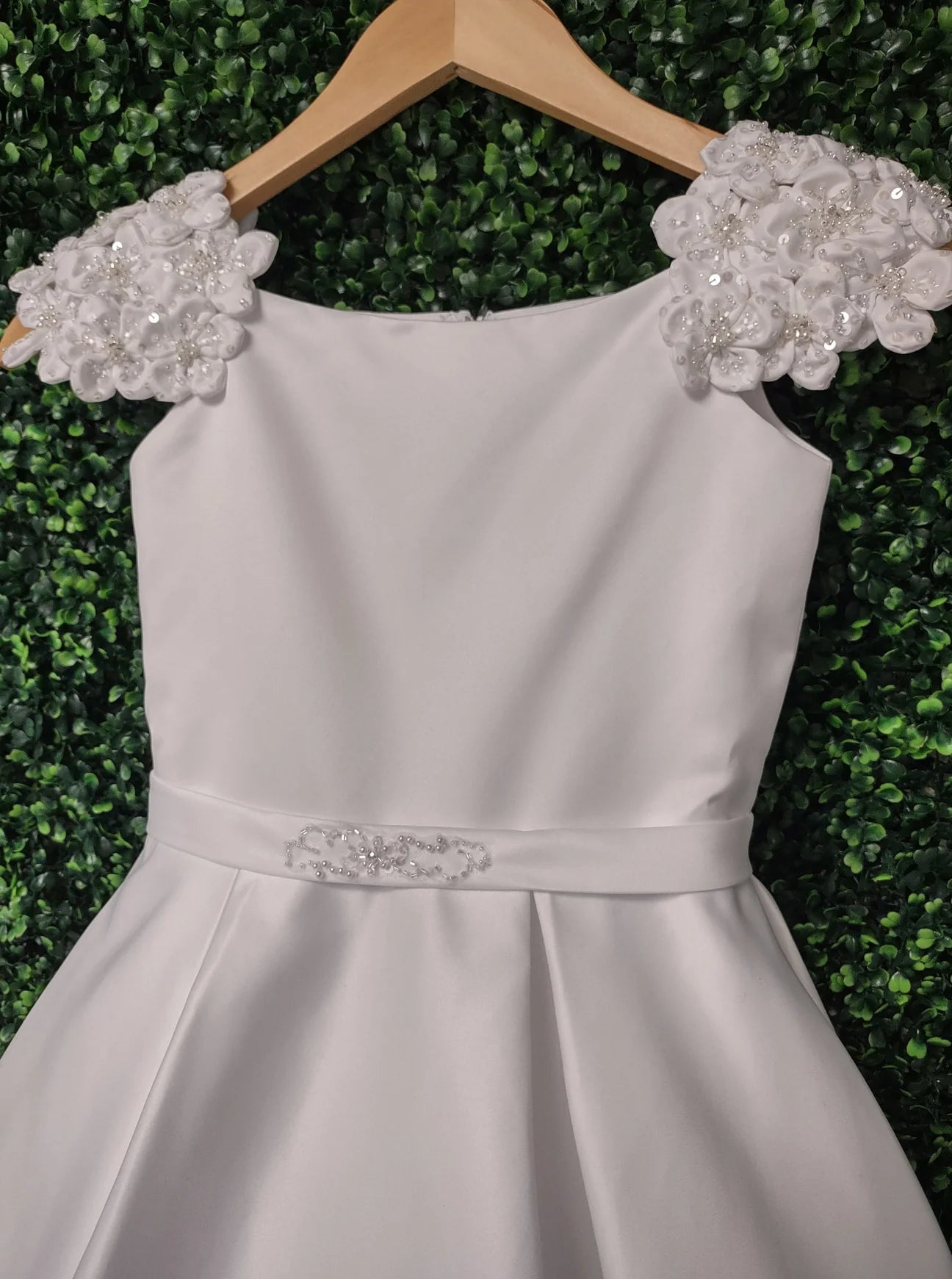 Macis Design White Petal Cap Sleeve Gown