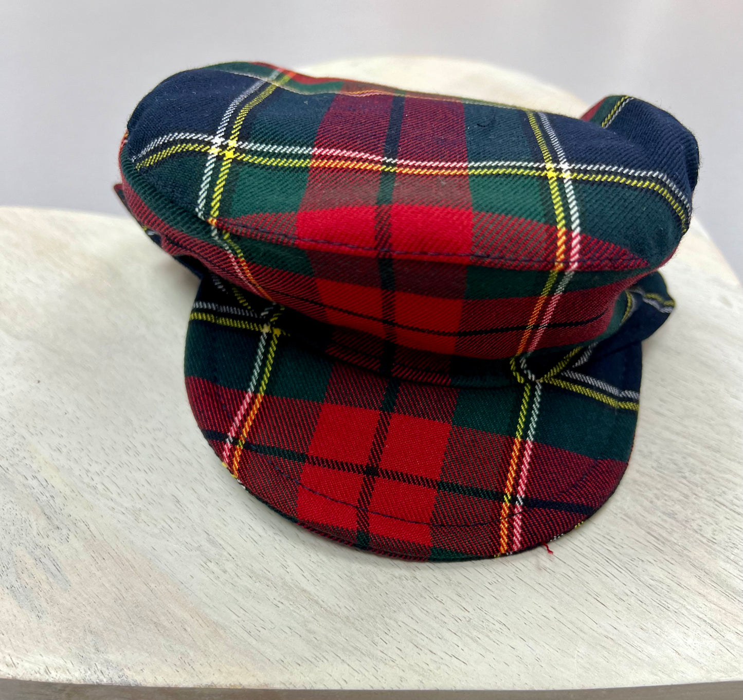 Tartan boys conductor hat Rosso, a christmas present at La Bavetta