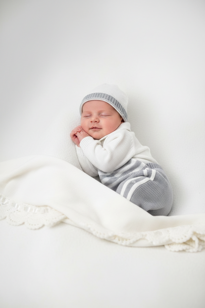 Baby Knit Take-Home Set – Gray & White